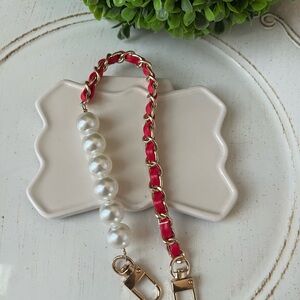 Fashion gold tone and Faux Pearl wristlet strap (1)